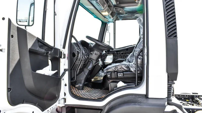 Iveco Euro Cargo ML180 4x2 Chassis - Kamion sa golom šasijom i zatvorenom kabinom: slika 4 Iveco Euro Cargo ML180 4x2 Chassis - Kamion sa golom šasijom i zatvorenom kabinom: slika 4