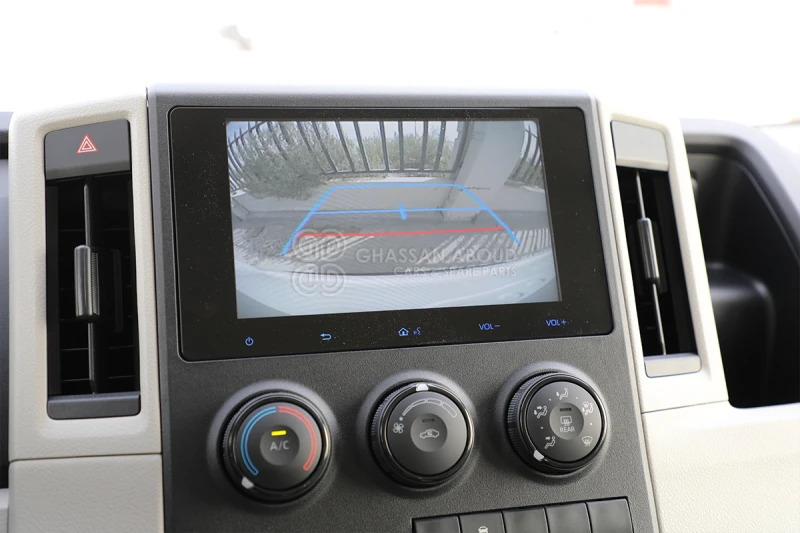 Minibus, Putnički kombi Toyota Hiace: slika 9