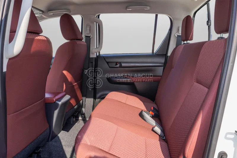 Toyota Hilux 4X4 Double Cabin - Pikap, Dostavno vozilo sa duplom kabinom: slika 4 Toyota Hilux 4X4 Double Cabin - Pikap, Dostavno vozilo sa duplom kabinom: slika 4