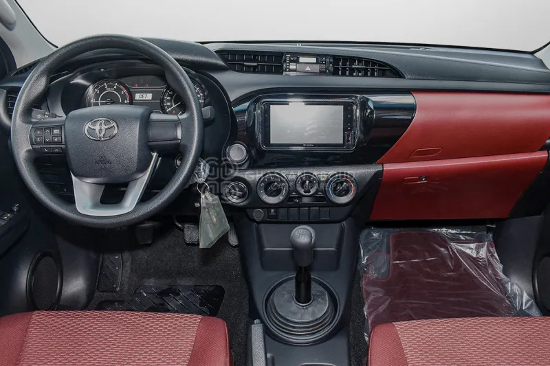 Toyota Hilux 4X4 - Pikap: slika 2 Toyota Hilux 4X4 - Pikap: slika 2