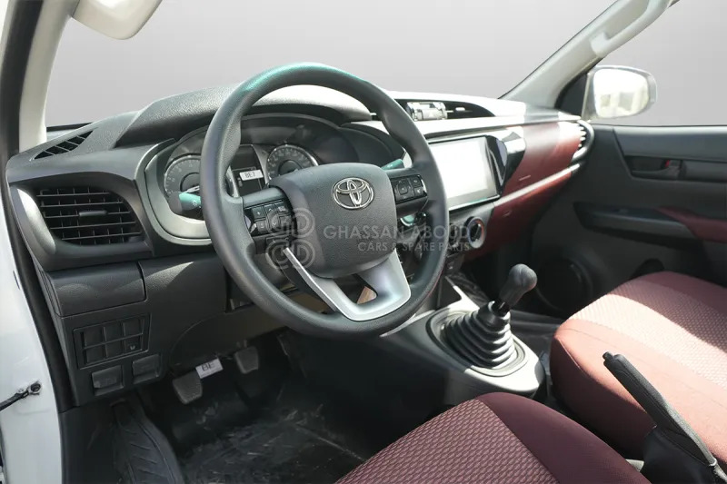 Toyota Hilux Double Cabin - Pikap, Dostavno vozilo sa duplom kabinom: slika 5 Toyota Hilux Double Cabin - Pikap, Dostavno vozilo sa duplom kabinom: slika 5