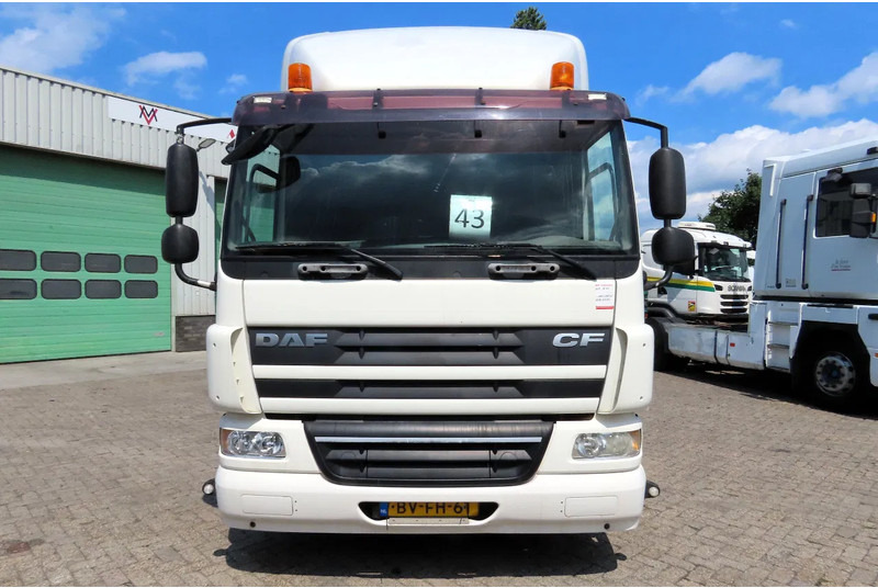 DAF CF 75.310 6x2, DUTCH TRUCK, 4.20 wheelbasis - Kamion sa golom šasijom i zatvorenom kabinom: slika 2 DAF CF 75.310 6x2, DUTCH TRUCK, 4.20 wheelbasis - Kamion sa golom šasijom i zatvorenom kabinom: slika 2