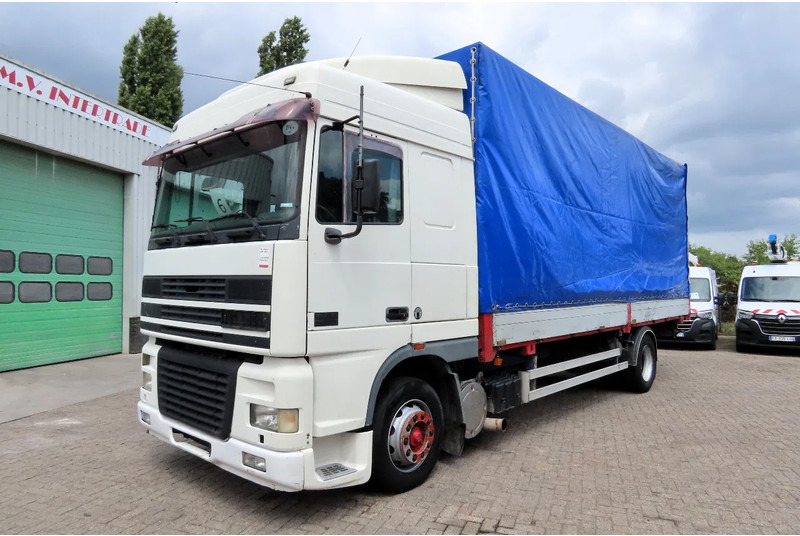 DAF XF 95.430 Manual diesel injection! Manual gearbox! - Kamion sa ceradom: slika 1 DAF XF 95.430 Manual diesel injection! Manual gearbox! - Kamion sa ceradom: slika 1