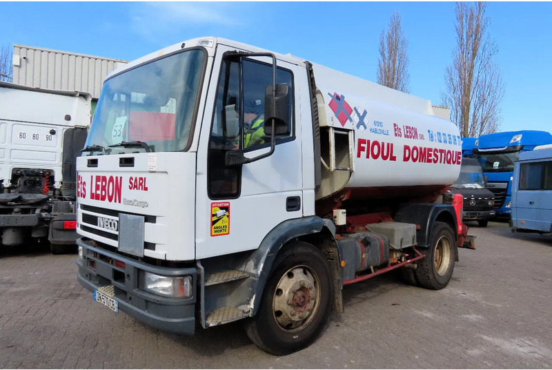 Iveco Eurocargo FUEL (DIESEL/PETROL) 8000 LITERS, COMP: 3500L,1000L, 3500L - Kamion cisterna, Kamion sa dizalicom: slika 1 Iveco Eurocargo FUEL (DIESEL/PETROL) 8000 LITERS, COMP: 3500L,1000L, 3500L - Kamion cisterna, Kamion sa dizalicom: slika 1
