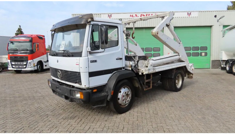 Mercedes-Benz 1514 Manual diesel pomp. Very clean - Kamion sa kablovskim sistemom: slika 1 Mercedes-Benz 1514 Manual diesel pomp. Very clean - Kamion sa kablovskim sistemom: slika 1