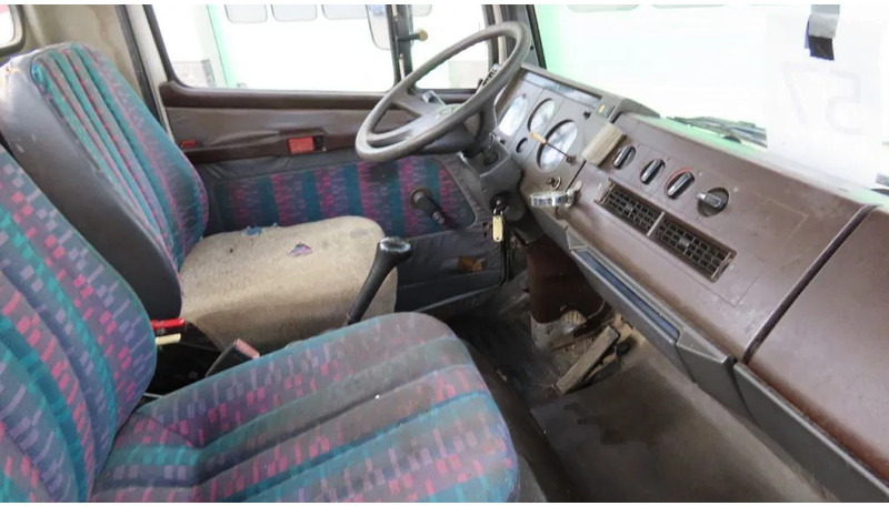 Mercedes-Benz 1514 Manual diesel pomp. Very clean - Kamion sa kablovskim sistemom: slika 2 Mercedes-Benz 1514 Manual diesel pomp. Very clean - Kamion sa kablovskim sistemom: slika 2