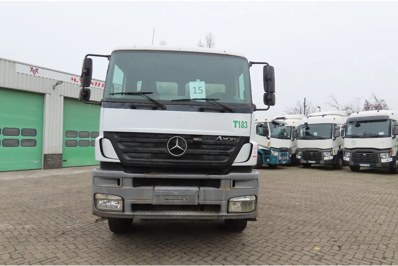 Mercedes-Benz Axor 4140 236540 KM ! BIG AXELS, Manual gearbox, FULL SPRING! 8х4 - Mikser za beton: slika 4 Mercedes-Benz Axor 4140 236540 KM ! BIG AXELS, Manual gearbox, FULL SPRING! 8х4 - Mikser za beton: slika 4
