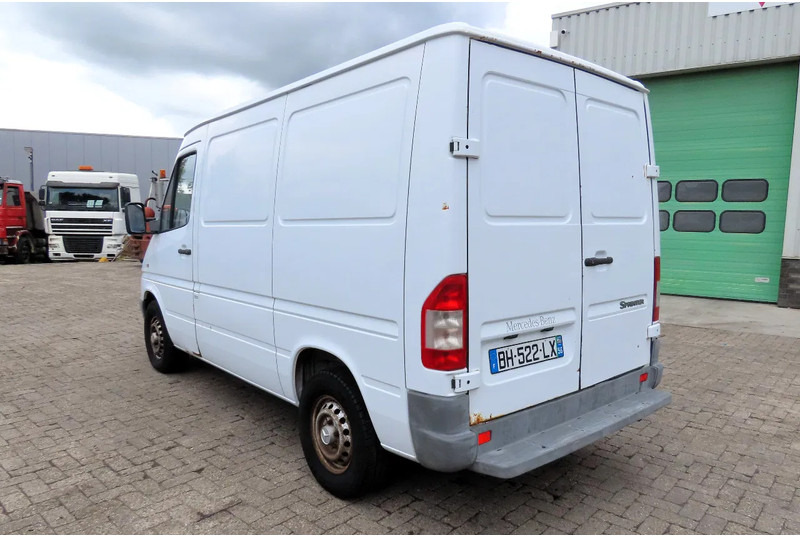 Mercedes-Benz Sprinter 208 3 seats. Very good bus! 100% engine and gearbox! France use - Furgon: slika 5 Mercedes-Benz Sprinter 208 3 seats. Very good bus! 100% engine and gearbox! France use - Furgon: slika 5