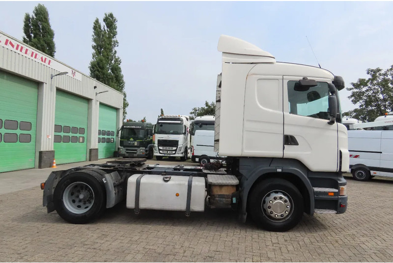 Scania R420 2 tanks, 2 beds, manual gearbox - Tegljač: slika 4 Scania R420 2 tanks, 2 beds, manual gearbox - Tegljač: slika 4