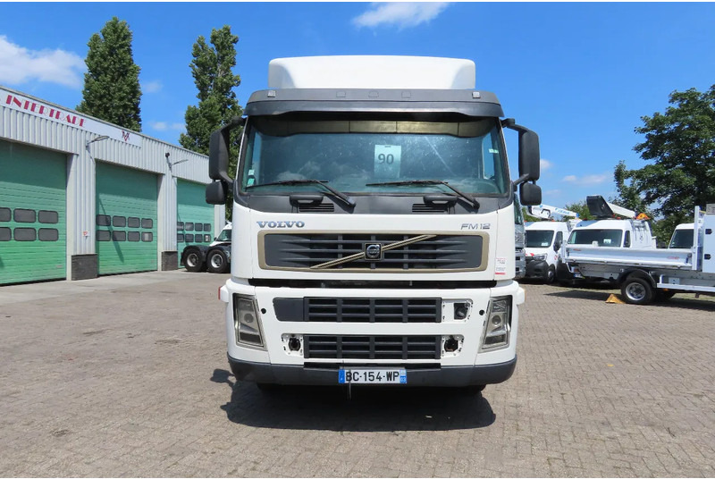 Volvo FM 12.380 8x4 FULL SPRING. 100% condition! - Kamion sa golom šasijom i zatvorenom kabinom: slika 4 Volvo FM 12.380 8x4 FULL SPRING. 100% condition! - Kamion sa golom šasijom i zatvorenom kabinom: slika 4
