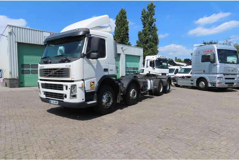 Volvo FM 12.380 8x4 FULL SPRING. 100% condition! - Kamion sa golom šasijom i zatvorenom kabinom: slika 1 Volvo FM 12.380 8x4 FULL SPRING. 100% condition! - Kamion sa golom šasijom i zatvorenom kabinom: slika 1