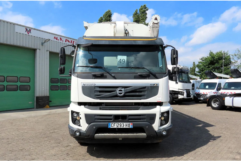 Volvo FMX 450 8x4 AUGER, radio control, 7 COMP. Full Volvo Service! . EXCELLENT condition - Kamion cisterna: slika 4 Volvo FMX 450 8x4 AUGER, radio control, 7 COMP. Full Volvo Service! . EXCELLENT condition - Kamion cisterna: slika 4