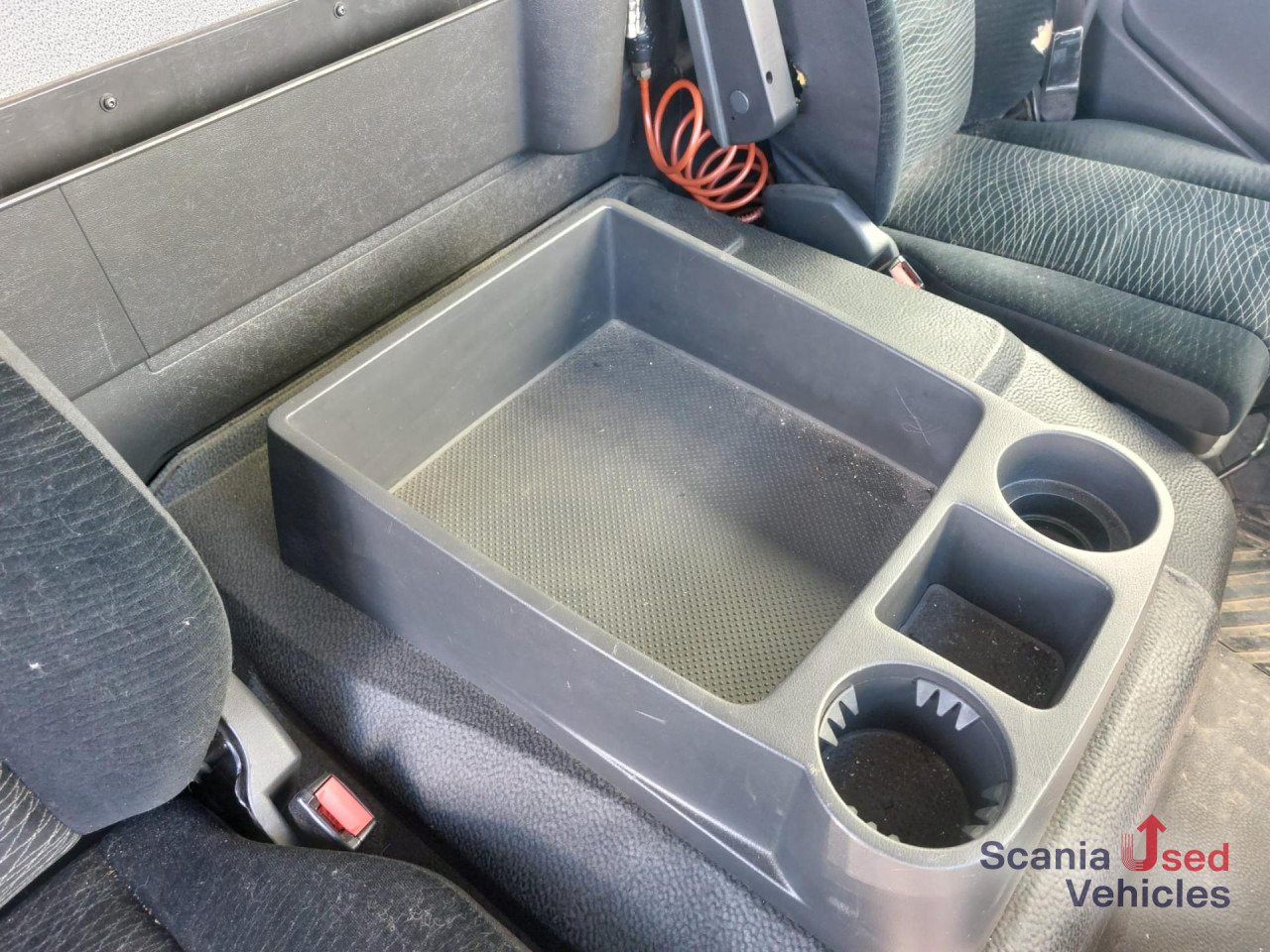 MERCEDES-BENZ Atego 1221 L Koffer Ladebordwand - Kamion sa zatvorenim sandukom: slika 2 MERCEDES-BENZ Atego 1221 L Koffer Ladebordwand - Kamion sa zatvorenim sandukom: slika 2