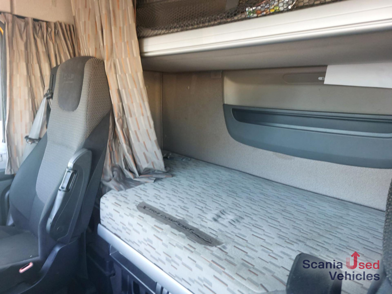 DAF XF 460 FT Space Cab Low deck - Tegljač: slika 3 DAF XF 460 FT Space Cab Low deck - Tegljač: slika 3