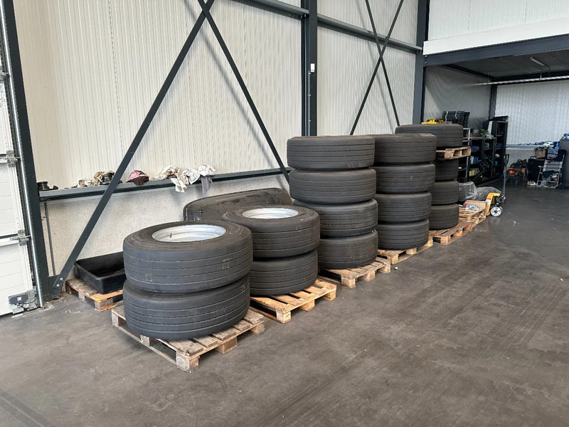 Diversen 16x 385/65-R22.5 on rims - Guma za Kamion: slika 1 Diversen 16x 385/65-R22.5 on rims - Guma za Kamion: slika 1