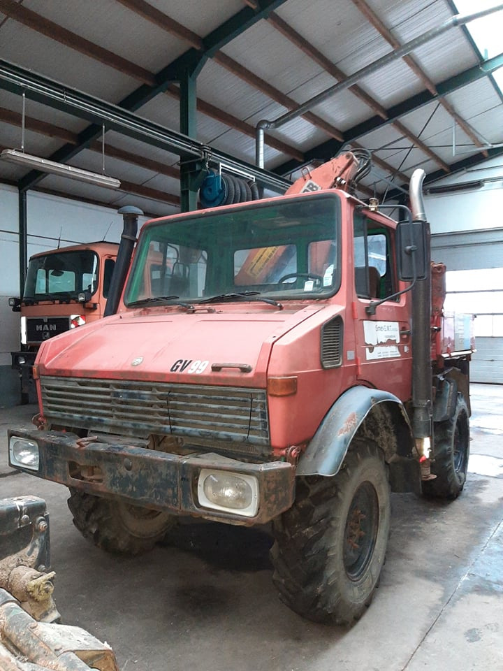 UNIMOG 1250 - Kamion sa dizalicom: slika 1 UNIMOG 1250 - Kamion sa dizalicom: slika 1