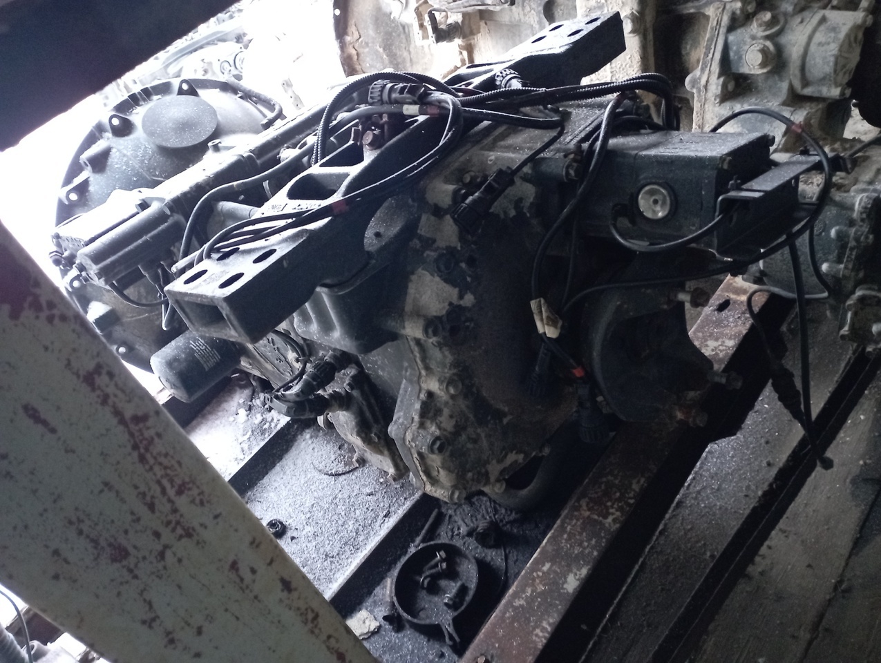 SCANIA R420, R440,G320,R480 - Menjač za Kamion sa golom šasijom i zatvorenom kabinom: slika 1 SCANIA R420, R440,G320,R480 - Menjač za Kamion sa golom šasijom i zatvorenom kabinom: slika 1