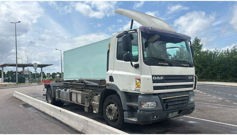 DAF CF 85.410 - 19T HOOKLIFT / ABROLLKIPPER / GANCHO - MANUAL ZF - A/C - GOOD CONDITION - Kamion sa hidrauličnom kukom: slika 1 DAF CF 85.410 - 19T HOOKLIFT / ABROLLKIPPER / GANCHO - MANUAL ZF - A/C - GOOD CONDITION - Kamion sa hidrauličnom kukom: slika 1