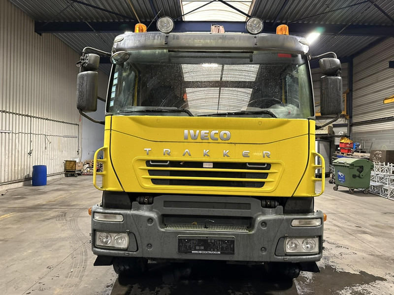 Iveco TRAKKER 350 6x4 HOOKLIFT + CRANE FASSI F120.22 (5/6 F) - *342.000km* - STEEL SPRING / BIG AXLES - AS TRONIC AUTOMATIC GEARBOX - Kamion sa hidrauličnom kukom, Kamion sa dizalicom: slika 2 Iveco TRAKKER 350 6x4 HOOKLIFT + CRANE FASSI F120.22 (5/6 F) - *342.000km* - STEEL SPRING / BIG AXLES - AS TRONIC AUTOMATIC GEARBOX - Kamion sa hidrauličnom kukom, Kamion sa dizalicom: slika 2