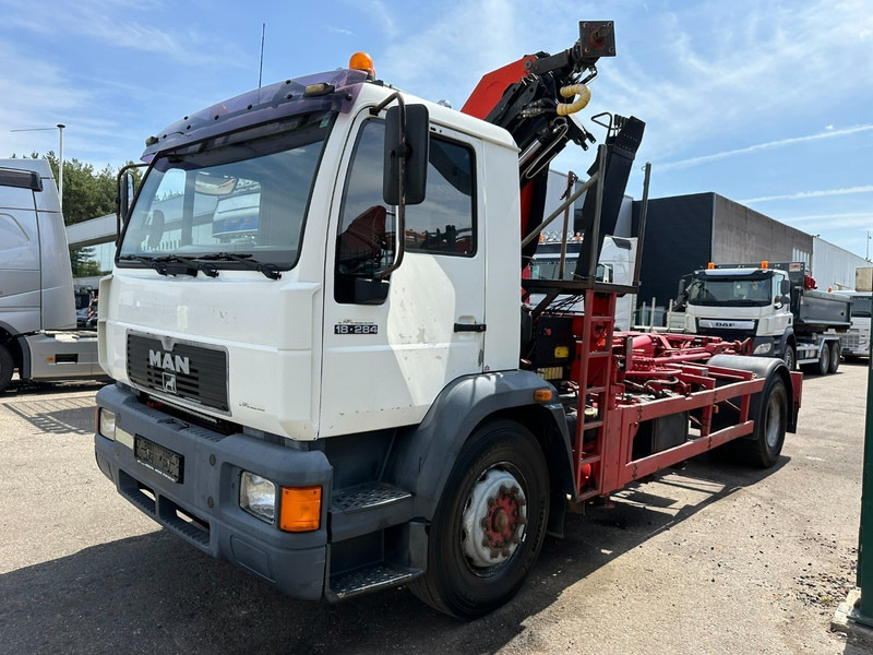 MAN 18.284 HOOKLIFT + CRANE PALFINGER PK 11001 A - TÜV 05/2026 - STEEL SPRING / BLATT / LAMES - BE TRUCK - Kamion sa hidrauličnom kukom, Kamion sa dizalicom: slika 4 MAN 18.284 HOOKLIFT + CRANE PALFINGER PK 11001 A - TÜV 05/2026 - STEEL SPRING / BLATT / LAMES - BE TRUCK - Kamion sa hidrauličnom kukom, Kamion sa dizalicom: slika 4