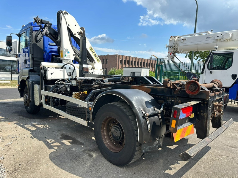 MAN TGA 18.310 4x4 HOOKLIFT + CRANE PALFINGER PK12000 - RADIO - ROTATOR - STEEL SPRING / HUB REDUCTION - MANUAL ZF - BE TRUCK - Kamion sa hidrauličnom kukom, Kamion sa dizalicom: slika 5 MAN TGA 18.310 4x4 HOOKLIFT + CRANE PALFINGER PK12000 - RADIO - ROTATOR - STEEL SPRING / HUB REDUCTION - MANUAL ZF - BE TRUCK - Kamion sa hidrauličnom kukom, Kamion sa dizalicom: slika 5