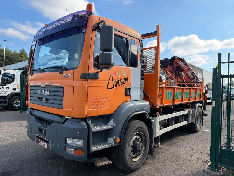 MAN TGA 18.310 4x4 Hydro-drive 2-SEITEN KIPPER + KRAN ATLAS 165 (4x) + RADIO - BE truck - Istovarivač, Kamion sa dizalicom: slika 3 MAN TGA 18.310 4x4 Hydro-drive 2-SEITEN KIPPER + KRAN ATLAS 165 (4x) + RADIO - BE truck - Istovarivač, Kamion sa dizalicom: slika 3