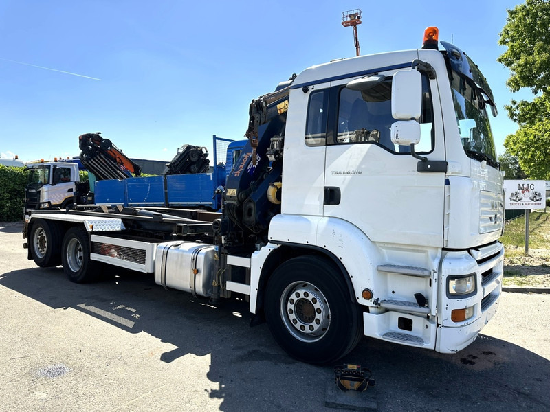 MAN TGA 26.310 6X2 HOOKLIFT + CRANE COPMA 160.4 + JIB J2 + WINCH - RADIO - LIFT + STEERING AXLE - EURO 3 - BE - Kamion sa hidrauličnom kukom, Kamion sa dizalicom: slika 2 MAN TGA 26.310 6X2 HOOKLIFT + CRANE COPMA 160.4 + JIB J2 + WINCH - RADIO - LIFT + STEERING AXLE - EURO 3 - BE - Kamion sa hidrauličnom kukom, Kamion sa dizalicom: slika 2