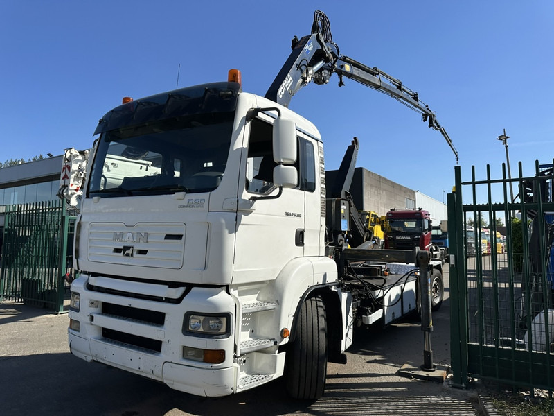 MAN TGA 26.310 6X2 HOOKLIFT + CRANE COPMA 160.4 + JIB J2 + WINCH - RADIO - LIFT + STEERING AXLE - EURO 3 - BE - Kamion sa hidrauličnom kukom, Kamion sa dizalicom: slika 3 MAN TGA 26.310 6X2 HOOKLIFT + CRANE COPMA 160.4 + JIB J2 + WINCH - RADIO - LIFT + STEERING AXLE - EURO 3 - BE - Kamion sa hidrauličnom kukom, Kamion sa dizalicom: slika 3