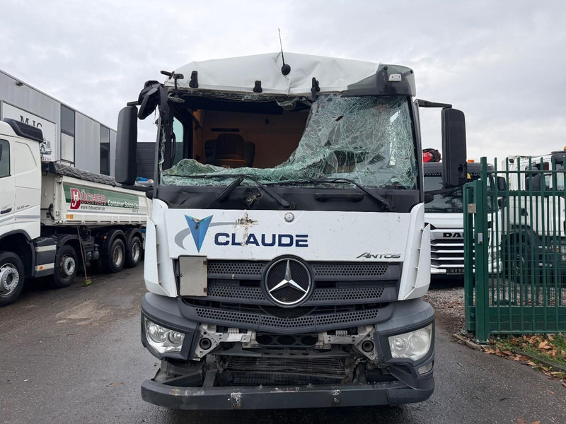 Mercedes-Benz ANTOS 1830 - 4x2 (8m90) CHASSIS CABINE - 19T - A/C - TAILLIFT - *440.000km* - EURO 6 - ENGINE + GEARBOX + CHASSIS = OK - Kamion sa golom šasijom i zatvorenom kabinom: slika 2 Mercedes-Benz ANTOS 1830 - 4x2 (8m90) CHASSIS CABINE - 19T - A/C - TAILLIFT - *440.000km* - EURO 6 - ENGINE + GEARBOX + CHASSIS = OK - Kamion sa golom šasijom i zatvorenom kabinom: slika 2