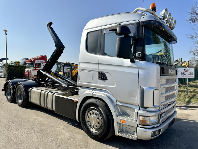 Scania 144G-530 V8 6x4 HOOKLIFT 20T MEILLER -VOL LUCHT - OPTI-CRUISE - CR19 SLAAPCABINE - Kamion sa hidrauličnom kukom: slika 1 Scania 144G-530 V8 6x4 HOOKLIFT 20T MEILLER -VOL LUCHT - OPTI-CRUISE - CR19 SLAAPCABINE - Kamion sa hidrauličnom kukom: slika 1