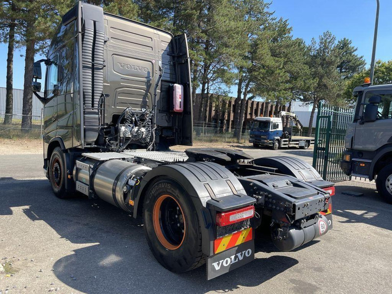 Volvo FH 460 LNG GAS ADR - ACC - Dynamic Steering - I-park Cool - Lane Keeping Support - collision warning - leather - ... BE Truck - Tegljač: slika 4 Volvo FH 460 LNG GAS ADR - ACC - Dynamic Steering - I-park Cool - Lane Keeping Support - collision warning - leather - ... BE Truck - Tegljač: slika 4