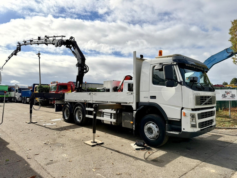 Volvo FM 300 6x4 + (25.8m!) PRITSCHE + KRAN HIAB 245 E-5 + JIB 65 X-3 + 2 ME - *228.000km* - MANUAL - A/C - EURO 3 - BELGIAN TRUCK - Kamion sa tovarnim sandukom, Kamion sa dizalicom: slika 2 Volvo FM 300 6x4 + (25.8m!) PRITSCHE + KRAN HIAB 245 E-5 + JIB 65 X-3 + 2 ME - *228.000km* - MANUAL - A/C - EURO 3 - BELGIAN TRUCK - Kamion sa tovarnim sandukom, Kamion sa dizalicom: slika 2