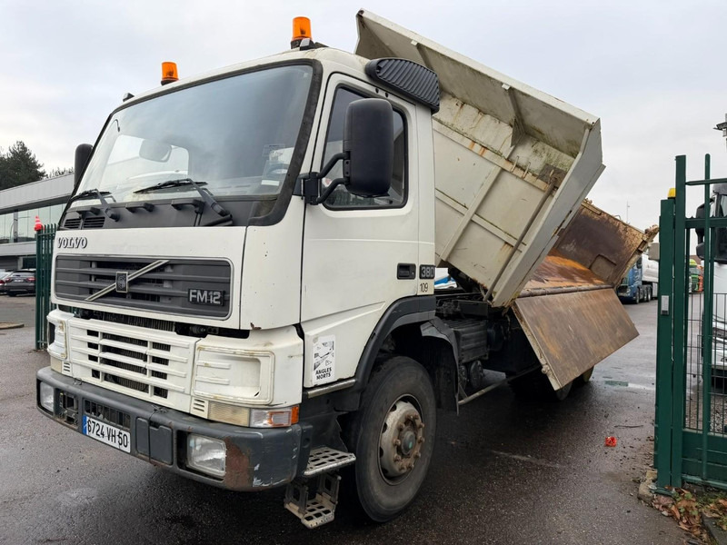 Volvo FM 380 6X4 2 WAY TIPPER + BORDMATIC / 2 SEITEN KIPPER - 13T AXLES - MANUAL 12 (3+3) - BIG AXLES HUB REDUCTION - STEEL SPRING - Istovarivač: slika 4 Volvo FM 380 6X4 2 WAY TIPPER + BORDMATIC / 2 SEITEN KIPPER - 13T AXLES - MANUAL 12 (3+3) - BIG AXLES HUB REDUCTION - STEEL SPRING - Istovarivač: slika 4