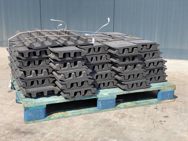 Case CX330 / CX350 Shoes/Pads - Ram/ Šasija za Građevinska mašina: slika 3 Case CX330 / CX350 Shoes/Pads - Ram/ Šasija za Građevinska mašina: slika 3