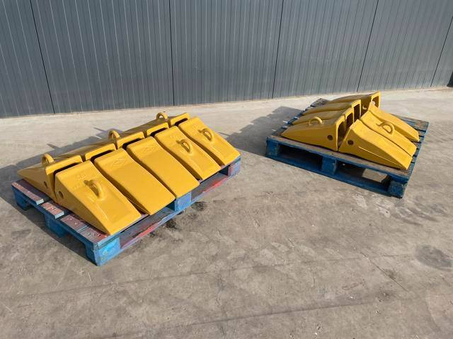 Cat 365 / 374 / 385 / 390 Tips - Kašika za Građevinska mašina: slika 1 Cat 365 / 374 / 385 / 390 Tips - Kašika za Građevinska mašina: slika 1