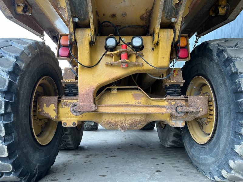 Cat 730 - Zglobni kiper: slika 5 Cat 730 - Zglobni kiper: slika 5