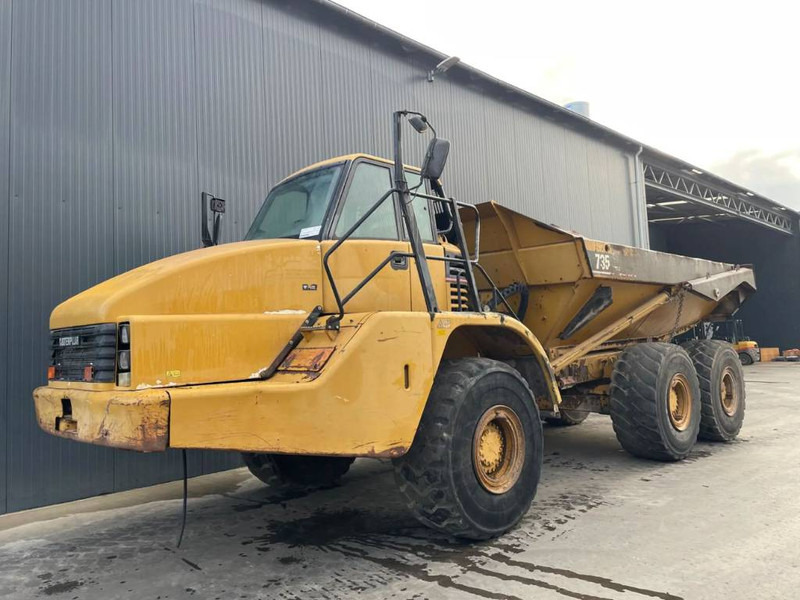 Cat 735 - Zglobni kiper: slika 1 Cat 735 - Zglobni kiper: slika 1