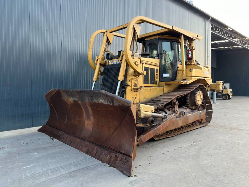 Cat D7H - Buldožer: slika 1 Cat D7H - Buldožer: slika 1