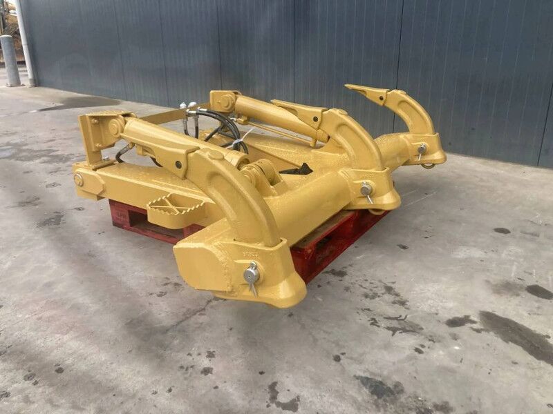 Cat D5M Ripper - Dodatak za Građevinska mašina: slika 1 Cat D5M Ripper - Dodatak za Građevinska mašina: slika 1