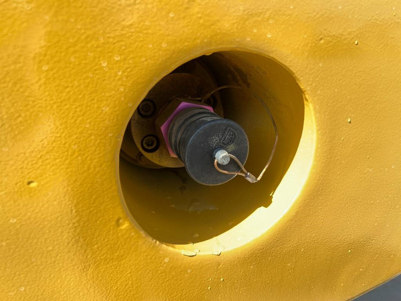 Građevinska mašina Cat 740 Water Truck: slika 19 Građevinska mašina Cat 740 Water Truck: slika 19