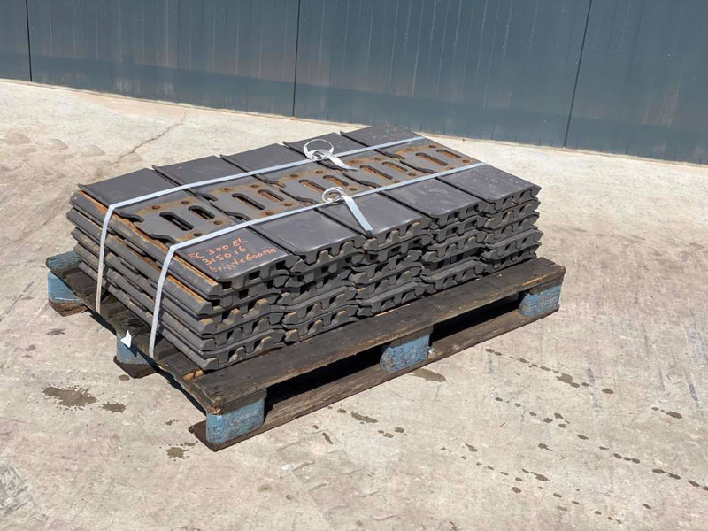 Hitachi EX270 / EX300 / EX310 Shoes/Pads - Ram/ Šasija za Građevinska mašina: slika 3 Hitachi EX270 / EX300 / EX310 Shoes/Pads - Ram/ Šasija za Građevinska mašina: slika 3