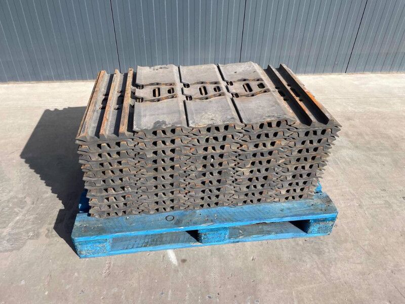 Hyundai R210 / R215 / R220 / R235 / R250 / R260 - Ram/ Šasija za Građevinska mašina: slika 4 Hyundai R210 / R215 / R220 / R235 / R250 / R260 - Ram/ Šasija za Građevinska mašina: slika 4
