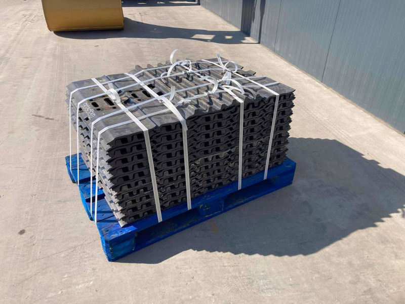 Sany SY210 / SY230 700mm Shoes - Ram/ Šasija za Građevinska mašina: slika 3 Sany SY210 / SY230 700mm Shoes - Ram/ Šasija za Građevinska mašina: slika 3