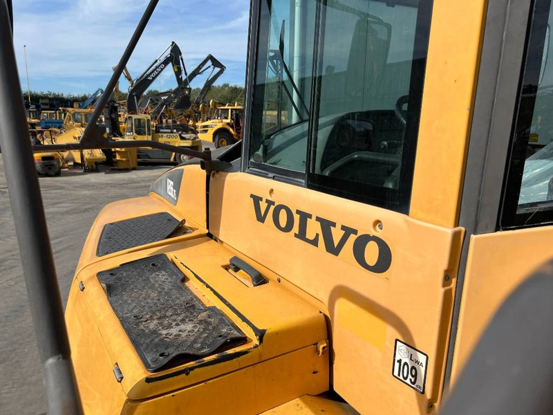 Zglobni kiper Volvo A35E FS: slika 19