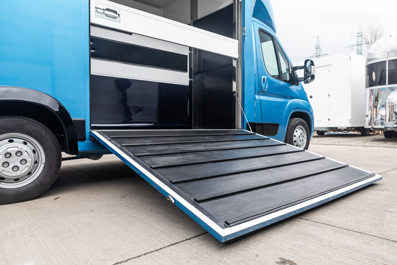 Opel Bannert Koniowoz / Horse Truck / In Stock Opel Bannert Koniowoz / Horse Truck / In Stock: slika 15