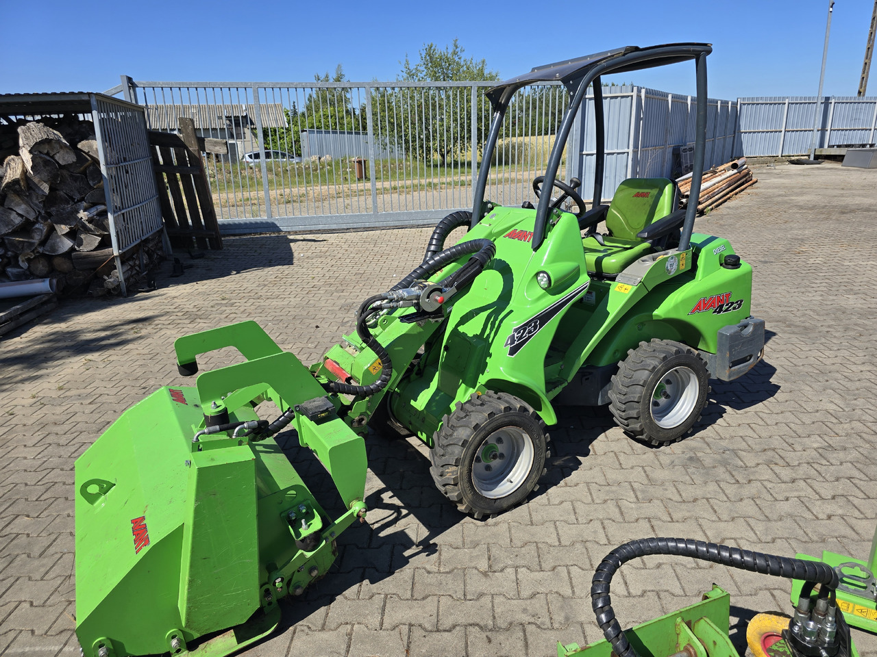 AVANT 423 - Mini utovarivač: slika 4 AVANT 423 - Mini utovarivač: slika 4