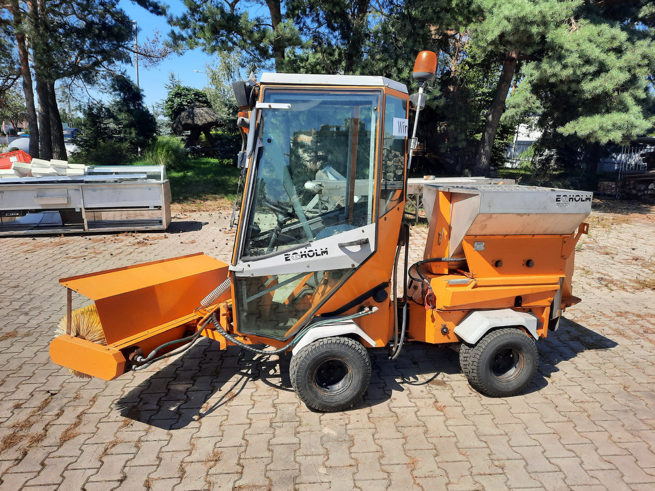EGHOLM 2100 - Mali traktor: slika 1 EGHOLM 2100 - Mali traktor: slika 1