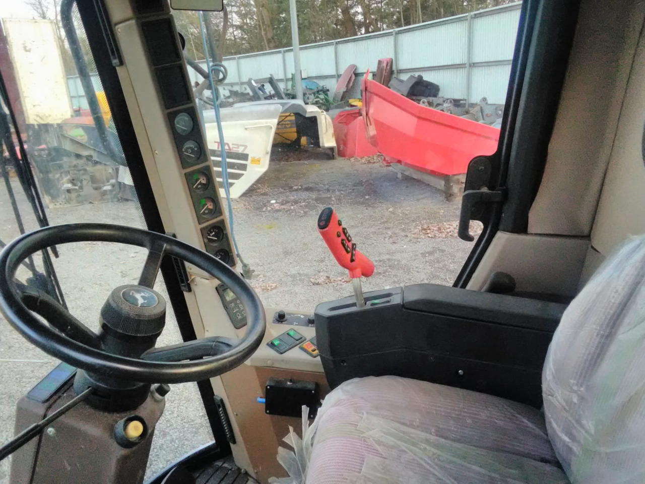 JOHN DEERE 1550 WTS - Kabina za Kombinovani kombajn: slika 3 JOHN DEERE 1550 WTS - Kabina za Kombinovani kombajn: slika 3