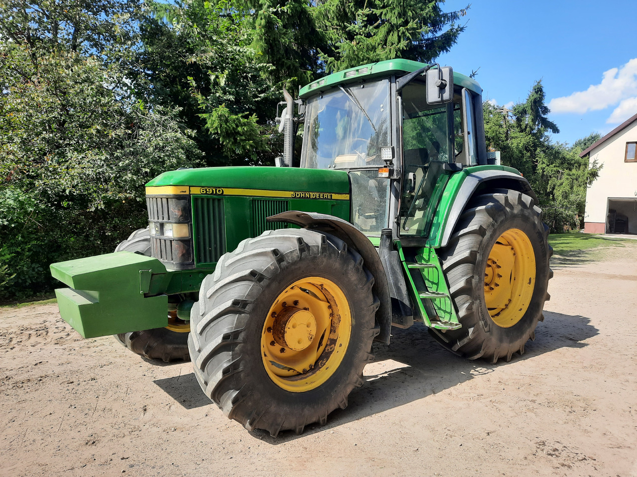 JOHN DEERE 6910 - Traktor: slika 1 JOHN DEERE 6910 - Traktor: slika 1