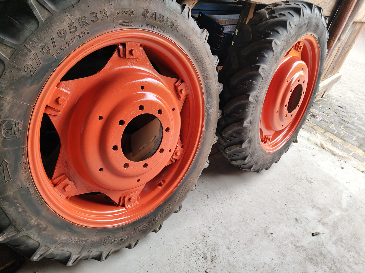 Kleber, Taurus 11.2 R32 (270/95 R32), 9.5 R48 - Kompletan točak za Poljoprivredna mašina: slika 3 Kleber, Taurus 11.2 R32 (270/95 R32), 9.5 R48 - Kompletan točak za Poljoprivredna mašina: slika 3